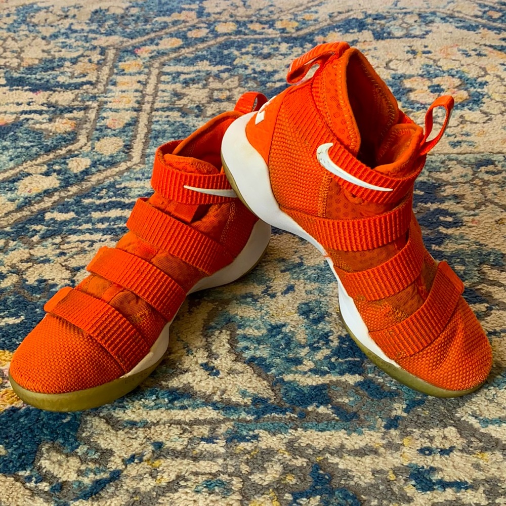 Nike Lebron Soldier 11 TB Promo Texas, size 5Y